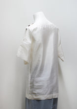 Load image into Gallery viewer, AQUASCUTUM TOP WITH BUTTONS
