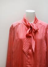 Load image into Gallery viewer, PINK VINTAGE BLOUSE WITH BOW
