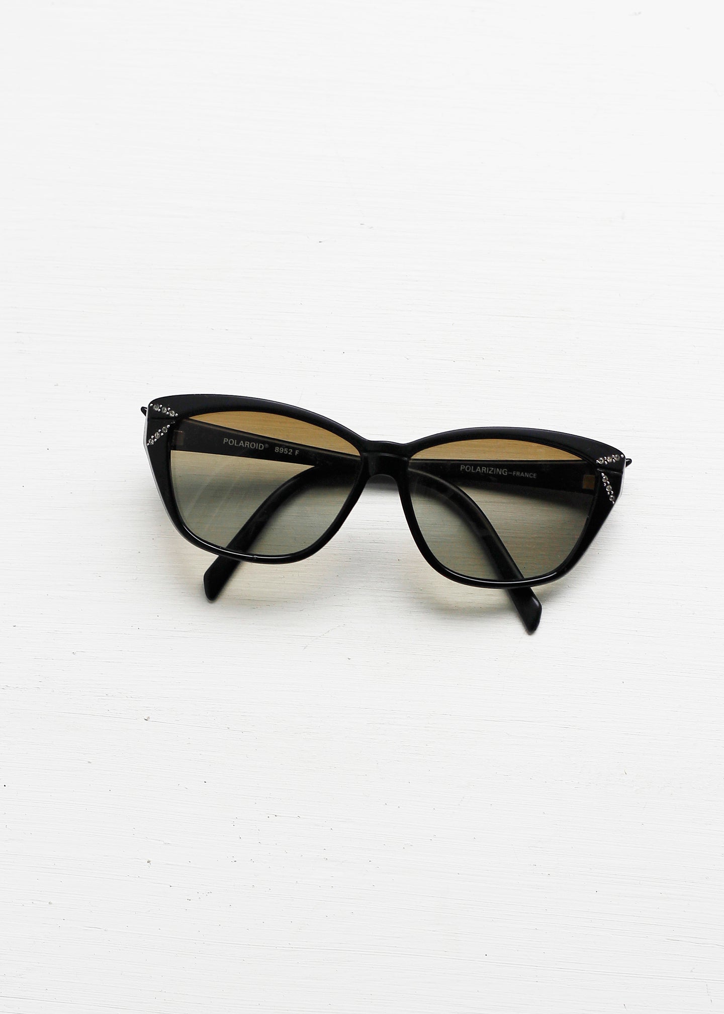 POLAROID BLACK VINTAGE SUNGLASSES