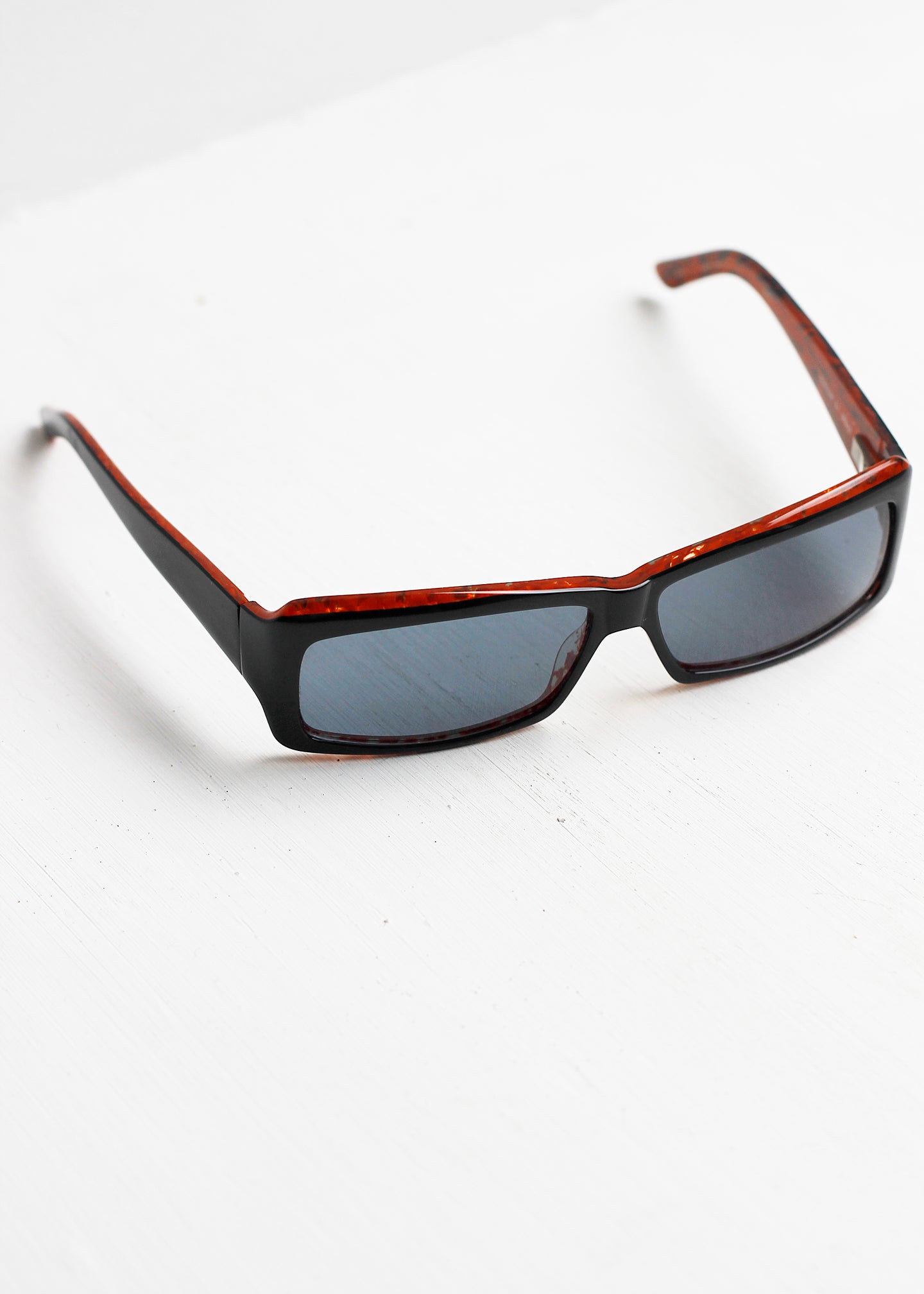 BLACK RECTANGULAR SUNGLASSES