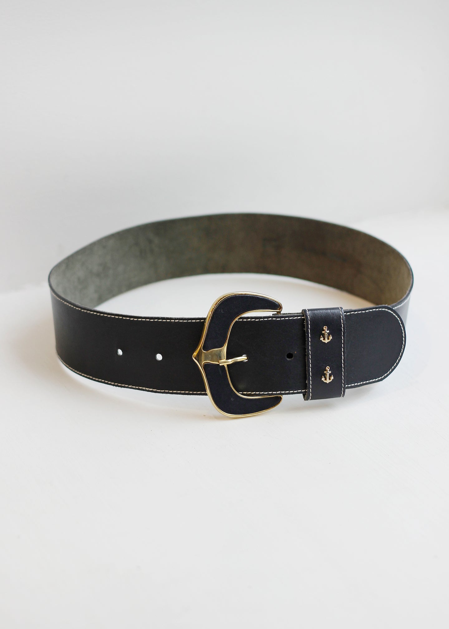 DARK BLUE LEATHER BELT WITH CONTRAST STITCHING