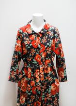 Load image into Gallery viewer, FLORAL VINTAGE MORNING GOWN
