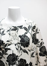 Load image into Gallery viewer, VINTAGE FLORAL DRESS
