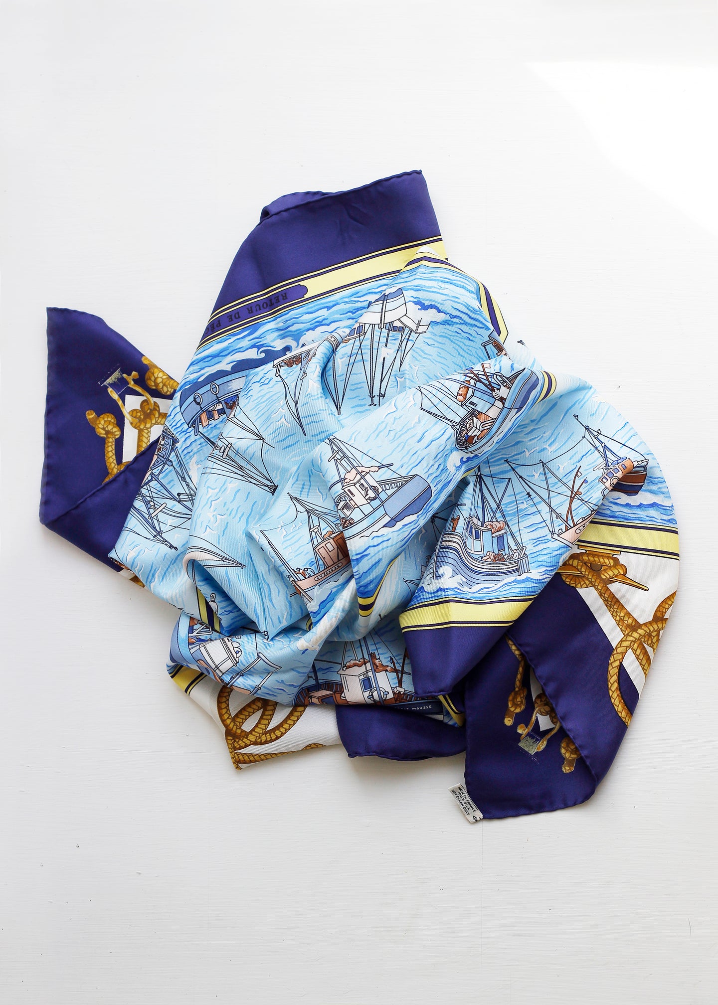HERMÈS VINTAGE SILKKIHUIVI