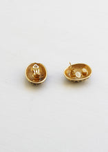 Load image into Gallery viewer, JOAN RIVERS VINTAGE CLIP ON EARRINGS
