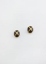 Load image into Gallery viewer, JOAN RIVERS VINTAGE CLIP ON EARRINGS
