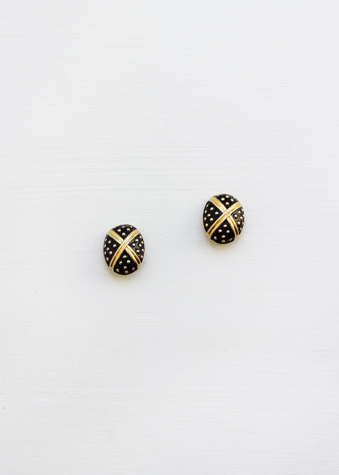JOAN RIVERS VINTAGE CLIP ON EARRINGS