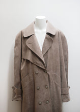 Load image into Gallery viewer, LONG VINTAGE COAT
