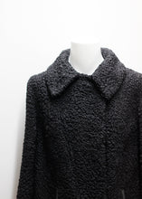 Load image into Gallery viewer, BLACK LAMBSWOOL COAT
