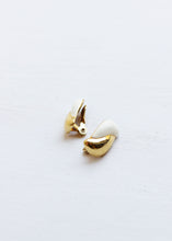 Load image into Gallery viewer, WHITE AND GOLD COLOR CLIP ON EARRINGS
