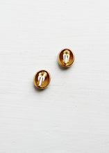 Load image into Gallery viewer, OVAL VINTAGE CLIP ON EARRINGS
