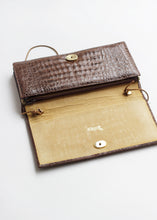 Lataa kuva Galleria-katseluun, PIERRE CARDIN ALLIGAATTORINNAHKAINEN CLUTCH
