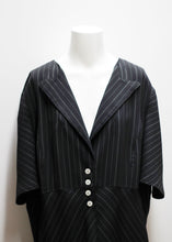 Load image into Gallery viewer, PINSTRIPED VINTAGE BLAZER
