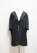 Load image into Gallery viewer, PINSTRIPED VINTAGE BLAZER
