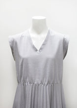 Load image into Gallery viewer, VINTAGE DRESS WITH PLEATED HEM
