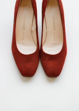 Load image into Gallery viewer, RED VINTAGE PUMPS
