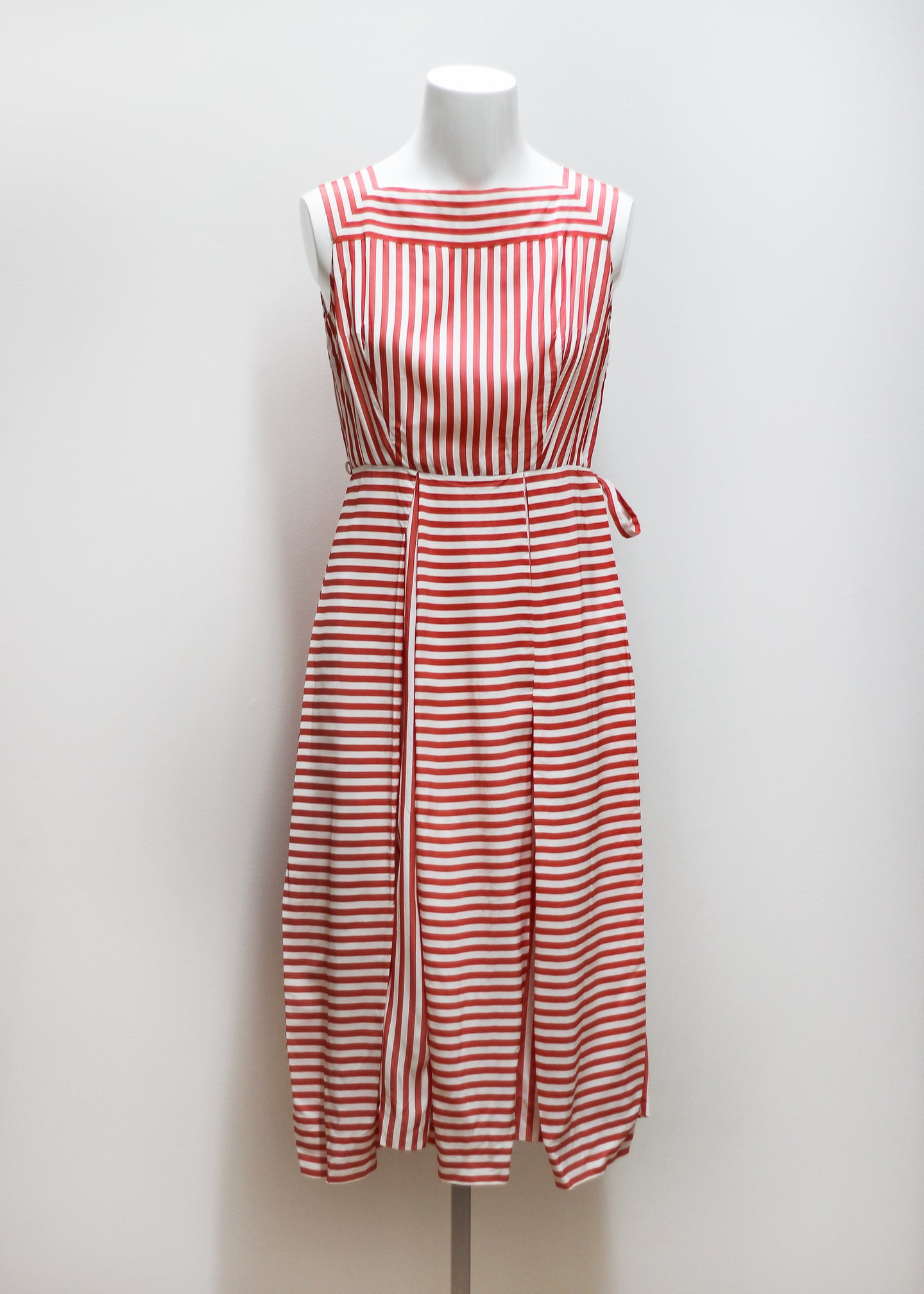 RAIDALLINEN VINTAGE-MEKKO, VISKOOSIA