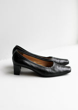 Load image into Gallery viewer, BLACK VINTAGE LEATHER PUMPS
