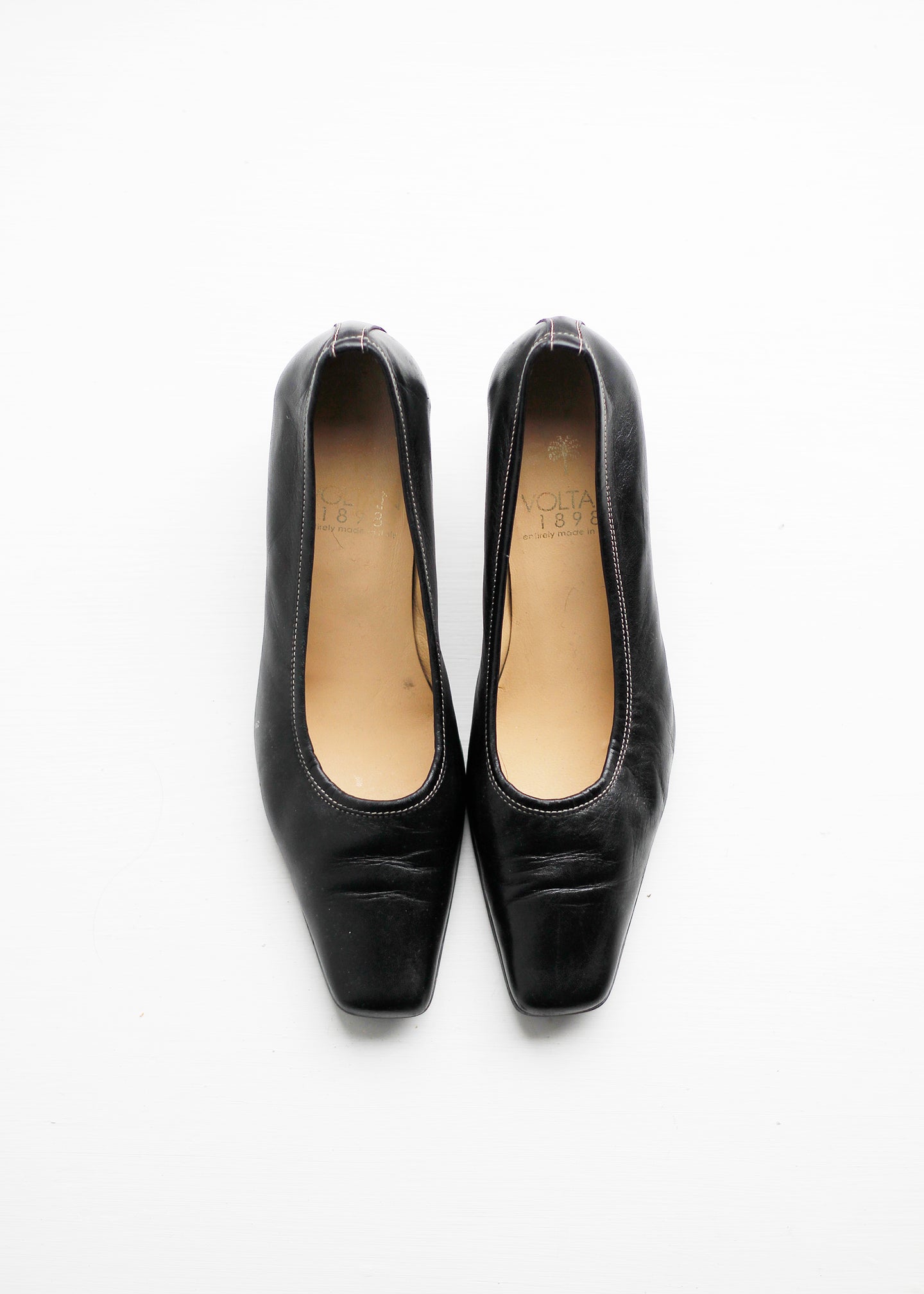 BLACK VINTAGE LEATHER PUMPS