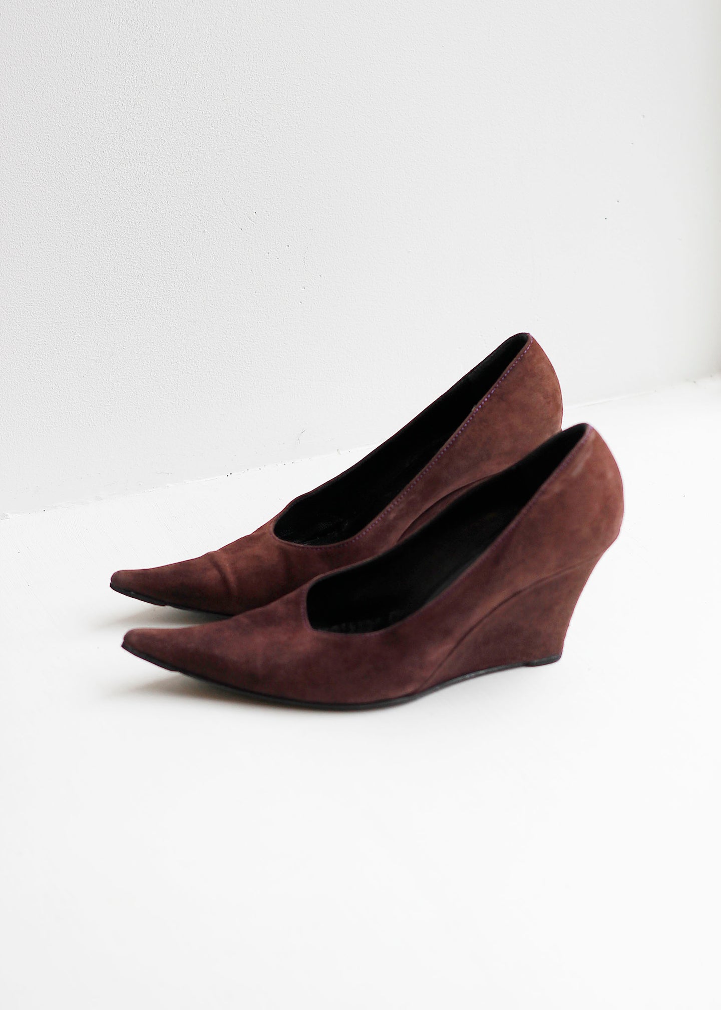 PURPLE VINTAGE WEDGE HEELS, SUEDE