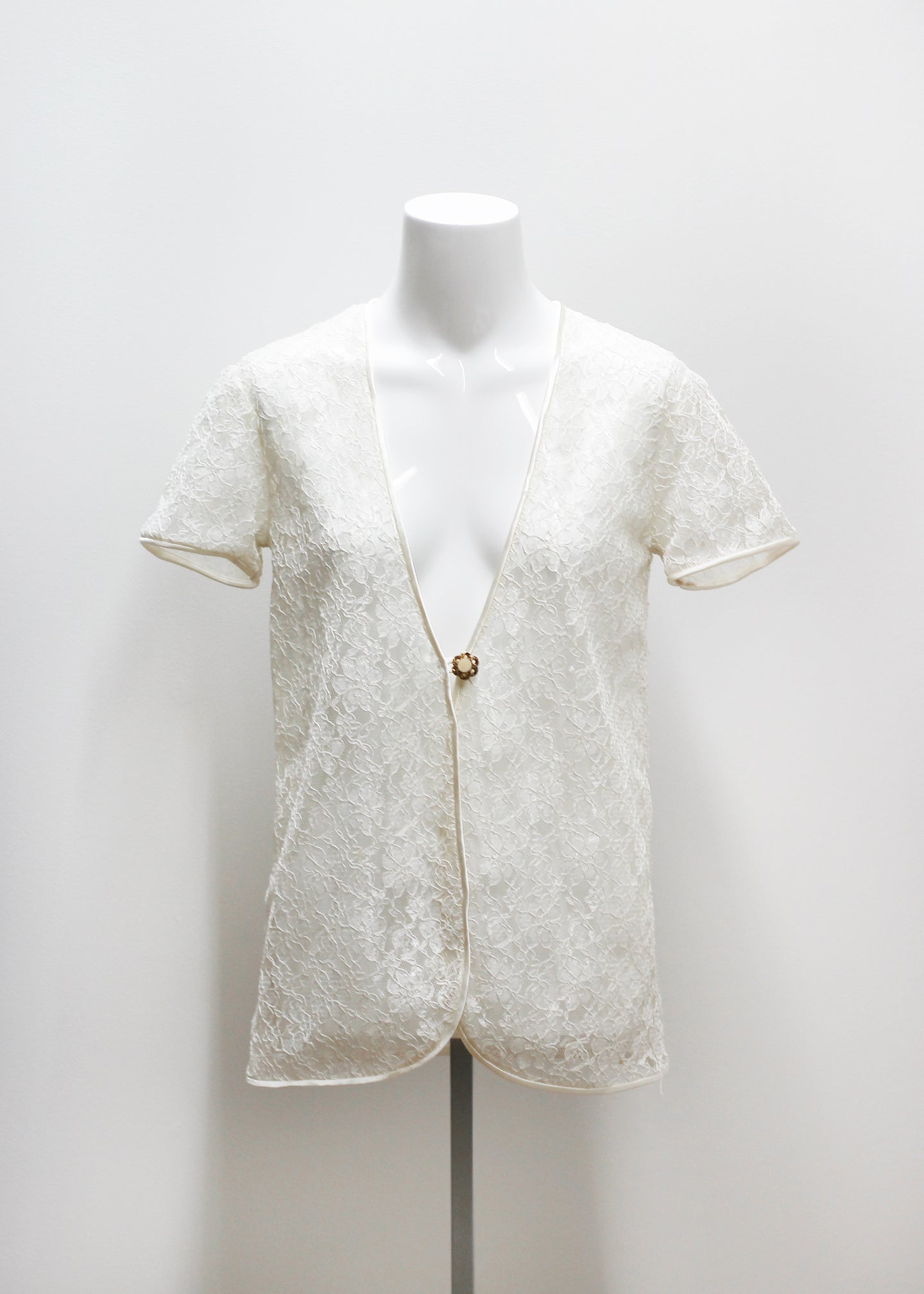 WHITE VINTAGE LACE TOP